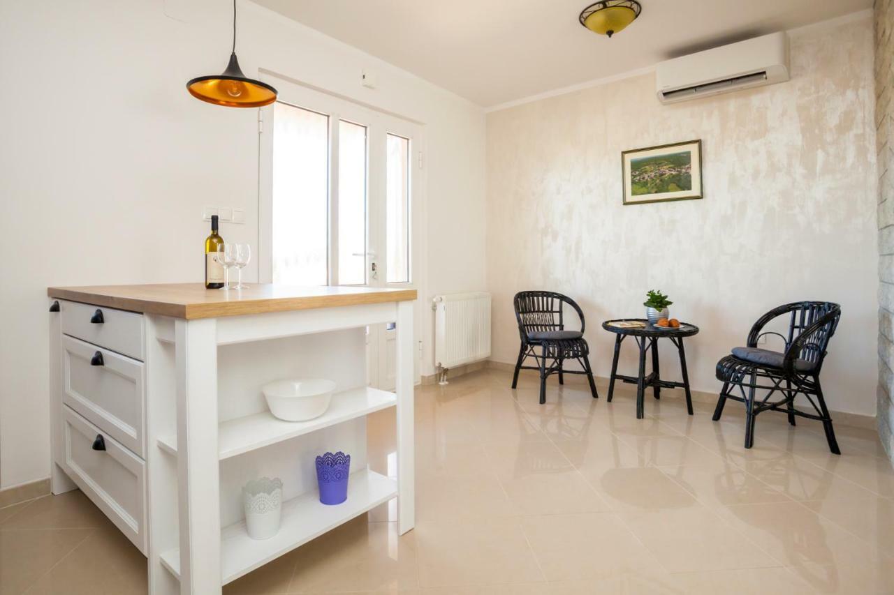 Holiday Apartment Ivica Milohnici Kültér fotó