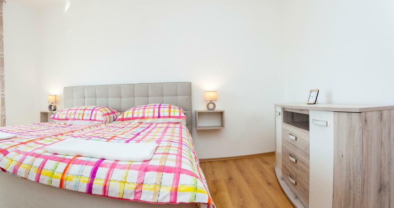 Holiday Apartment Ivica Milohnici Kültér fotó