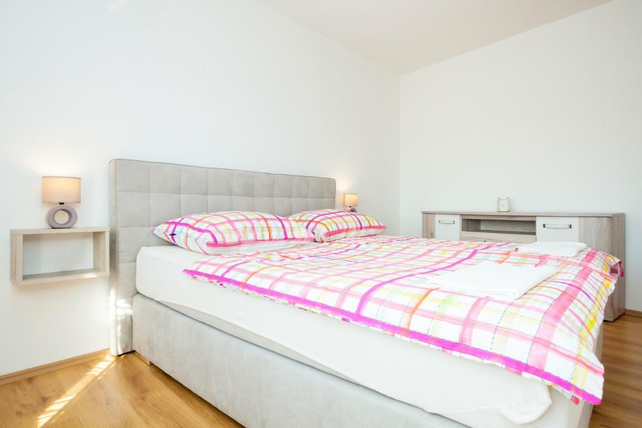 Holiday Apartment Ivica Milohnici Kültér fotó
