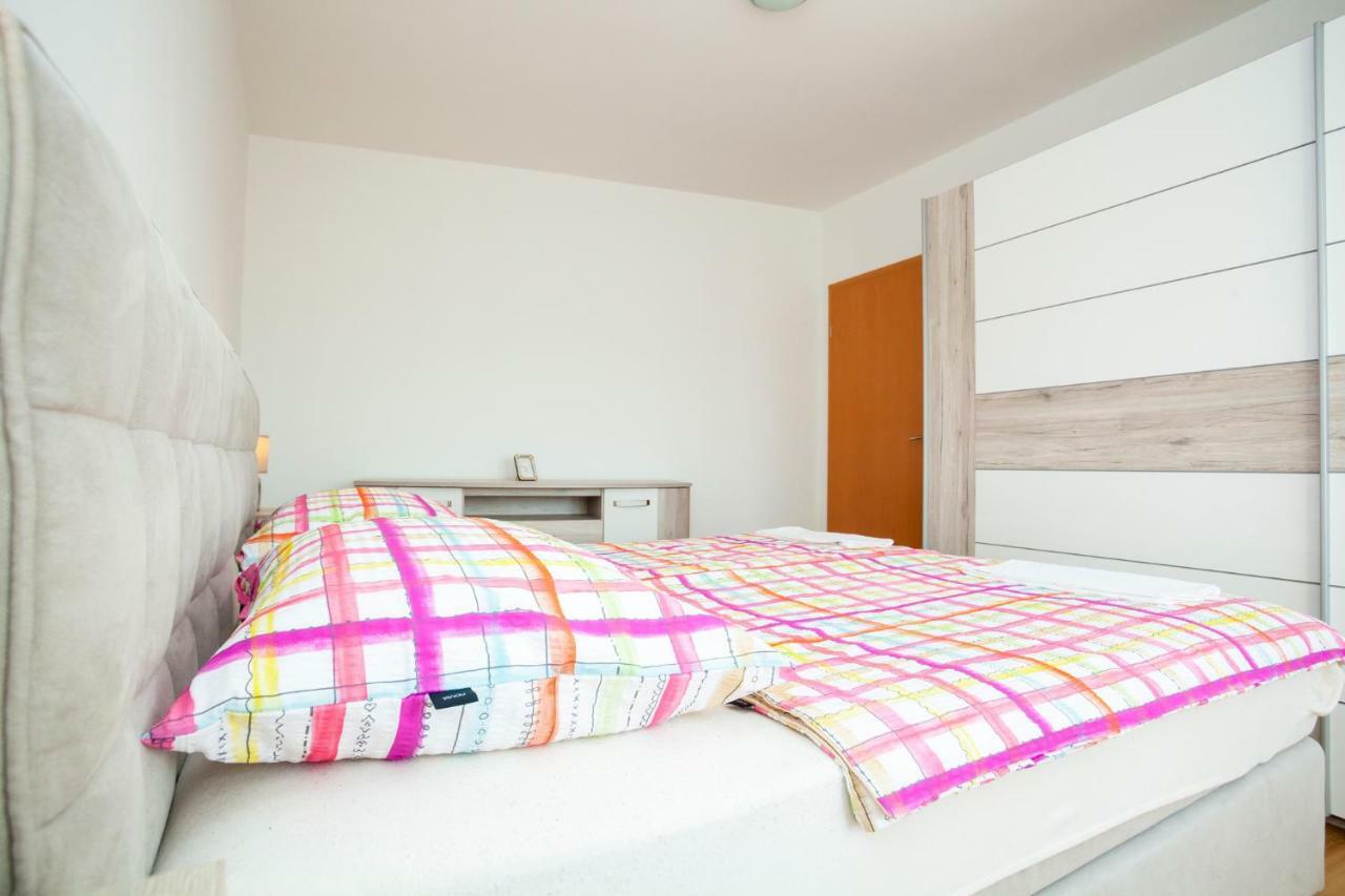 Holiday Apartment Ivica Milohnici Kültér fotó