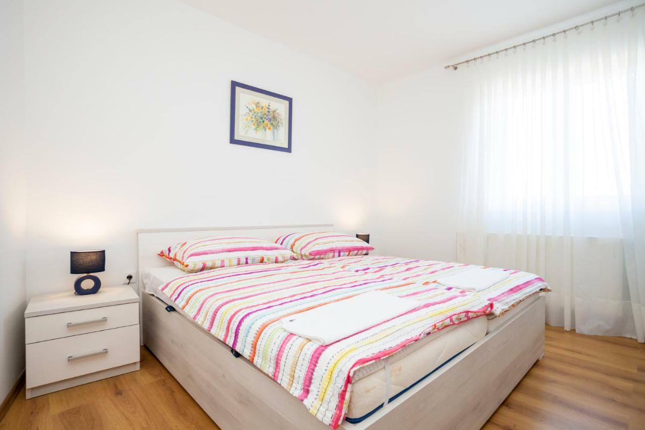 Holiday Apartment Ivica Milohnici Kültér fotó